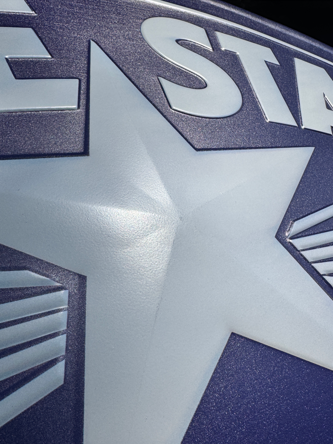 [Free shipping] Embossed Lone Star Beer Oval Tacker Sign w/ a Faceted Star