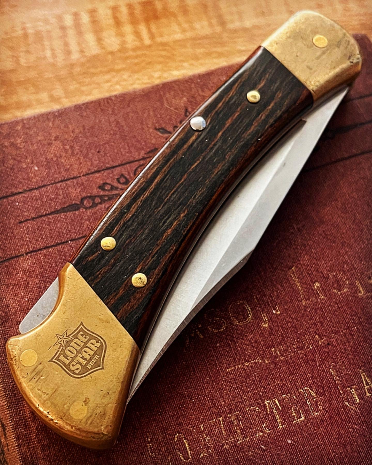Lone Star Beer Buck Knife